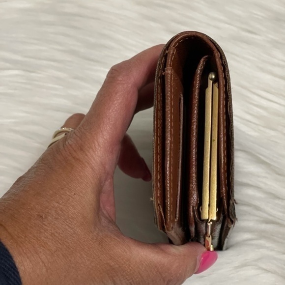 Louis Vuitton Monogram Kiss Lock French Wallet - Picture 5 of 13